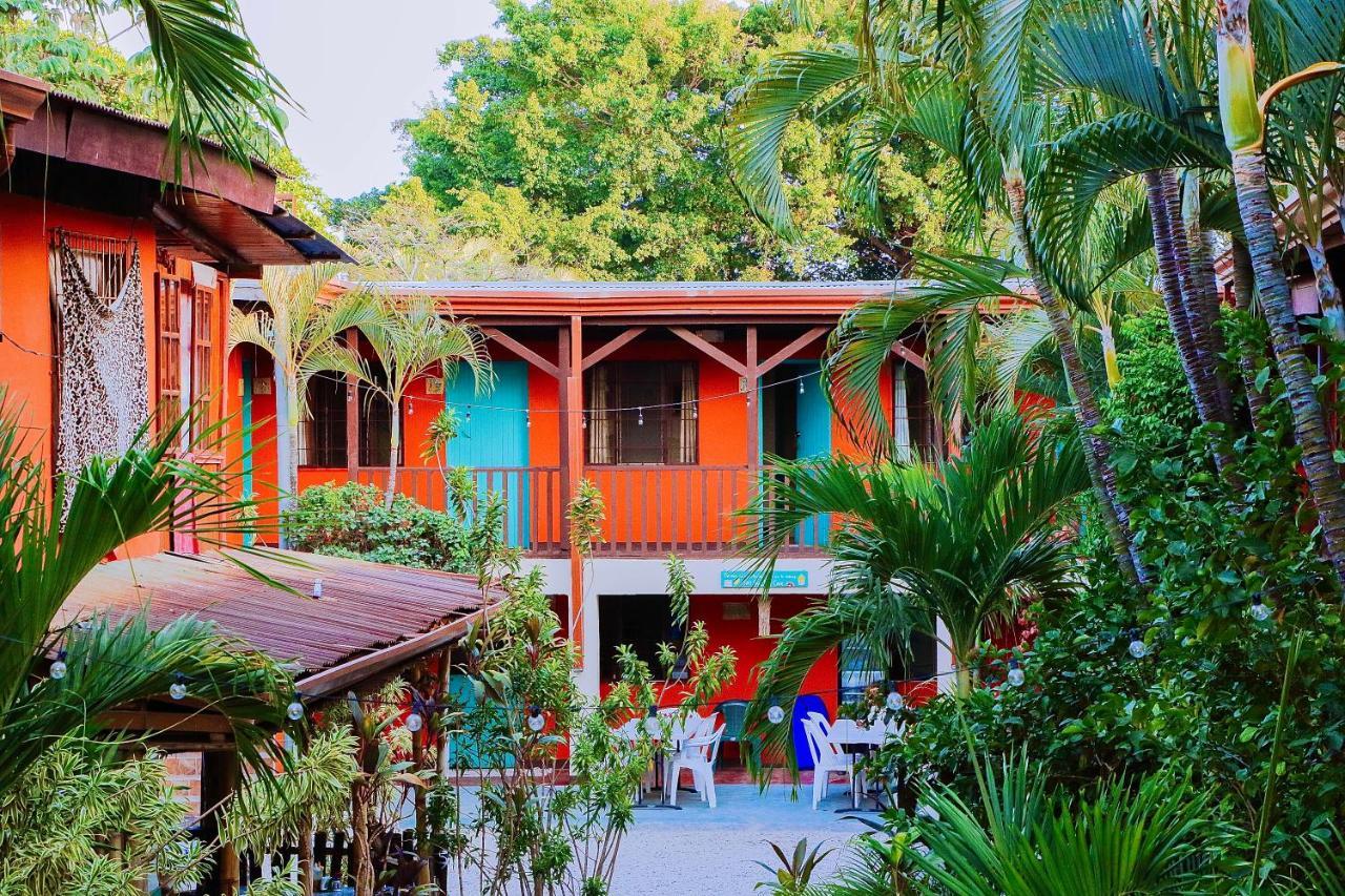Blue Iguana Hotel Sámara Kültér fotó