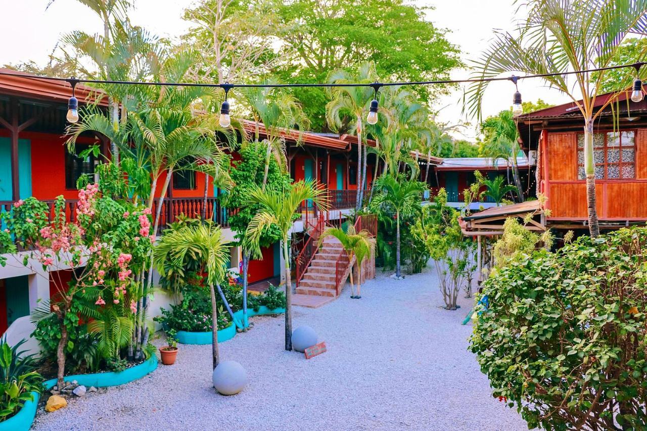 Blue Iguana Hotel Sámara Kültér fotó